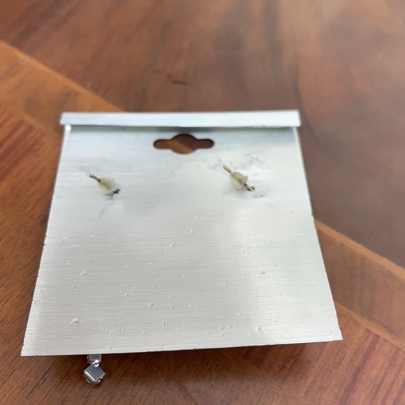 Fashion Jewelry Rhinestone stud hanging design NWT - Picture 3 of 3